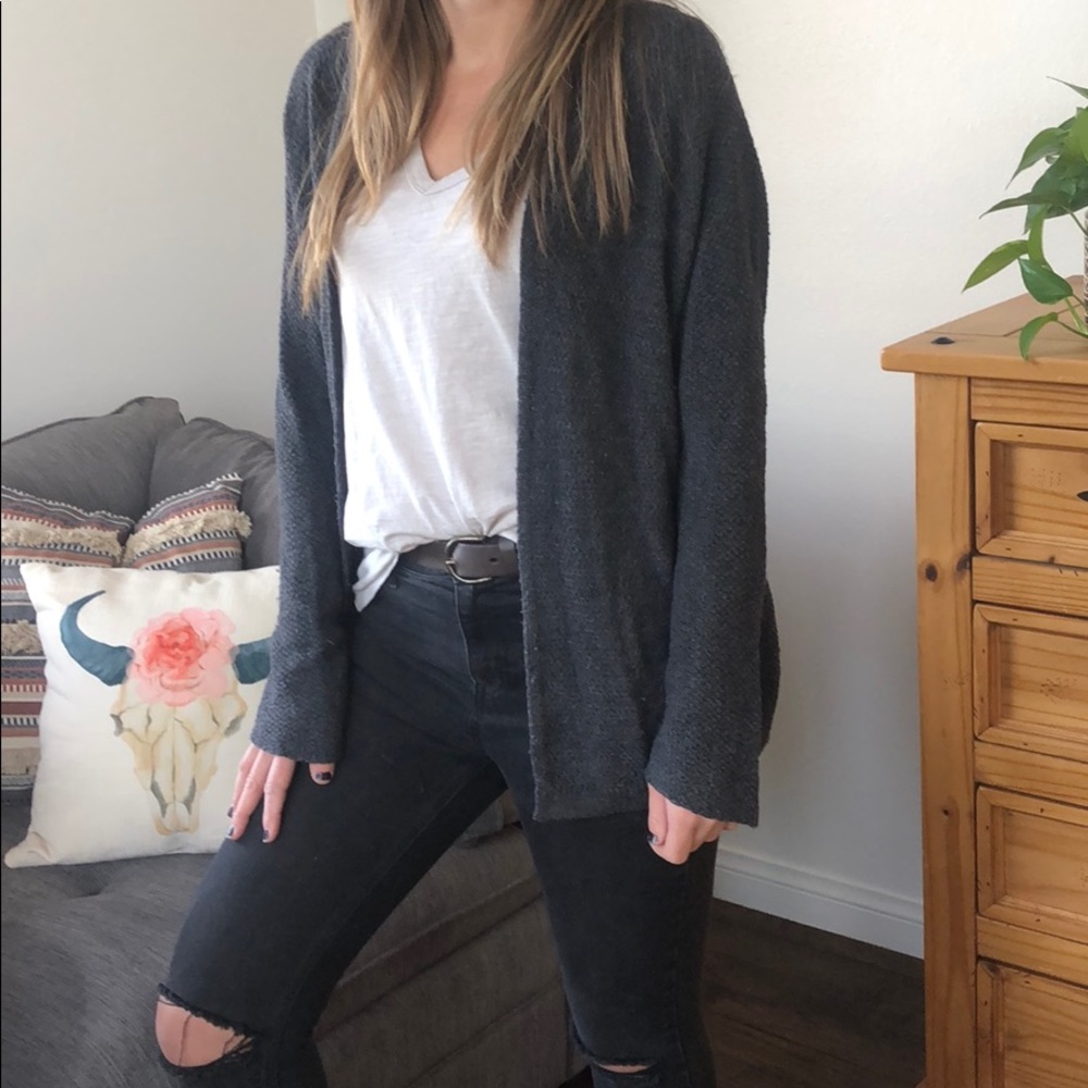 Brandy Melville Cardigan Bundle - Picture 4 of 9